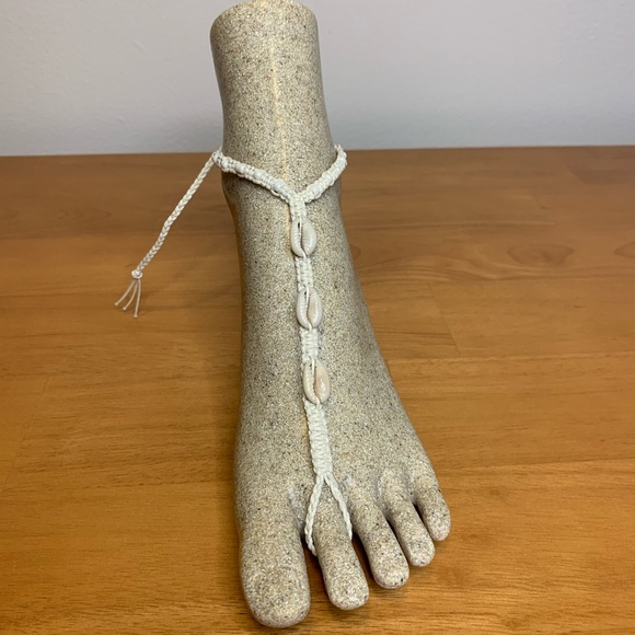 Cowrie Shell, Macrame & Toe Ring Anklet Natural - Picture 2 of 5